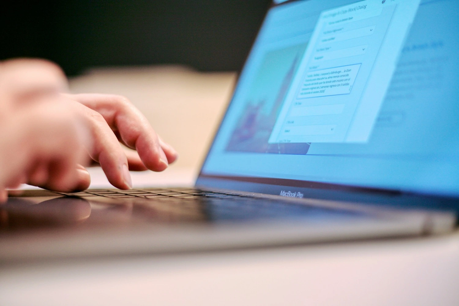 無料WordPressサイト診断レポートの見方：あなたのサイトの現状（総合スコア69点の例）と次にすべきこと •